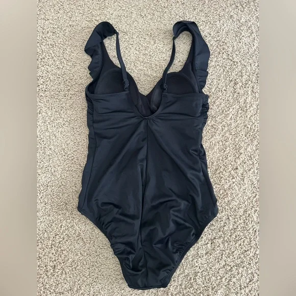 Women’s full coverage adjustable one-peice swimsuit with built in cups size 8-10 - Picture 5 of 9